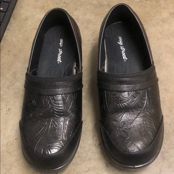 easy street nursing shoes